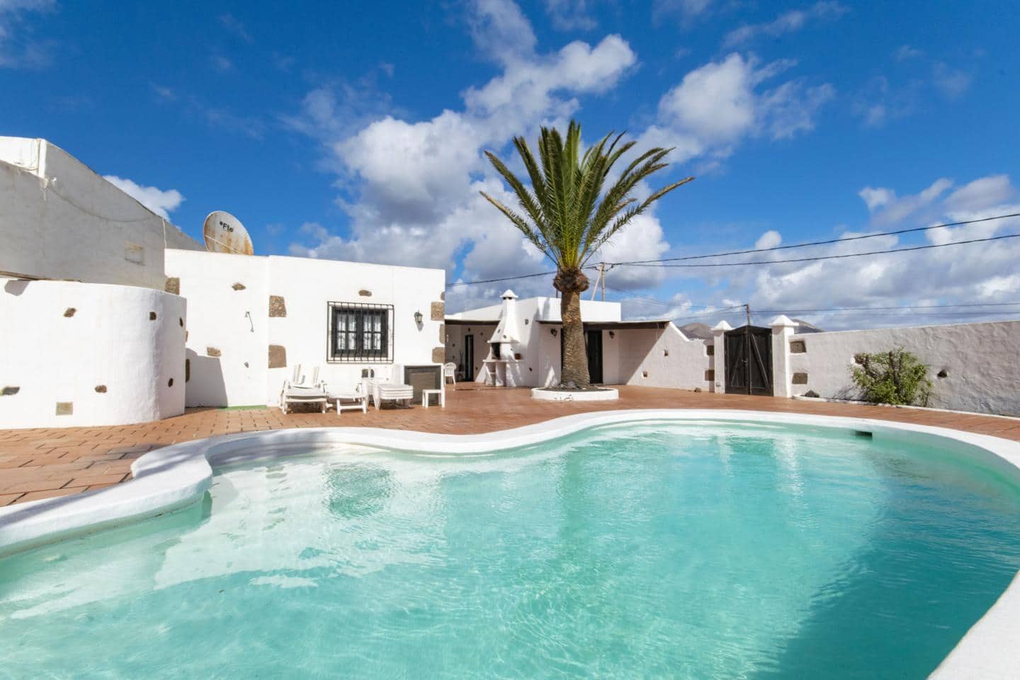 4 makuuhuone Huvila myytävänä paikassa Tias - 523 000 € (Ref: 9624087)