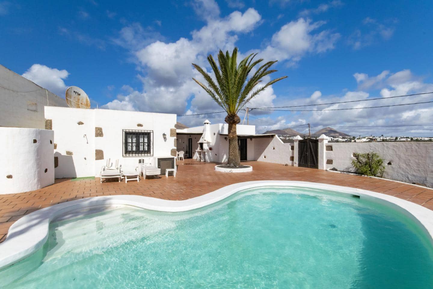 4 makuuhuone Huvila myytävänä paikassa Tias - 523 000 € (Ref: 9624087)