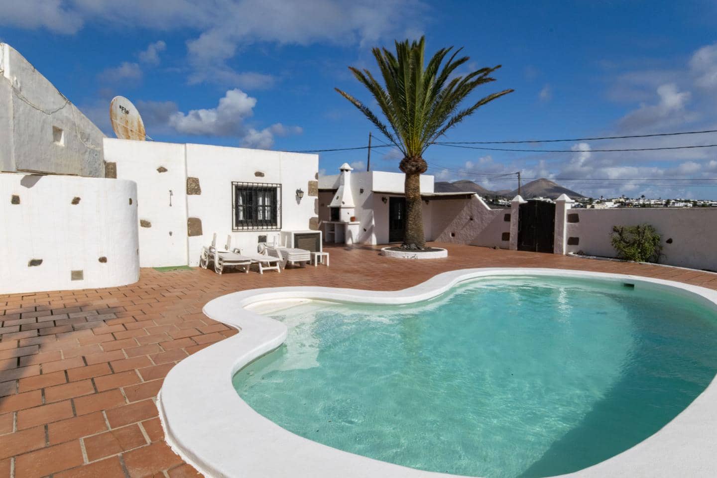 4 makuuhuone Huvila myytävänä paikassa Tias - 523 000 € (Ref: 9624087)