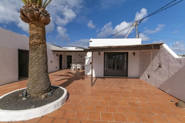 4 makuuhuone Huvila myytävänä paikassa Tías - 523 000 € (Ref: 9624087)