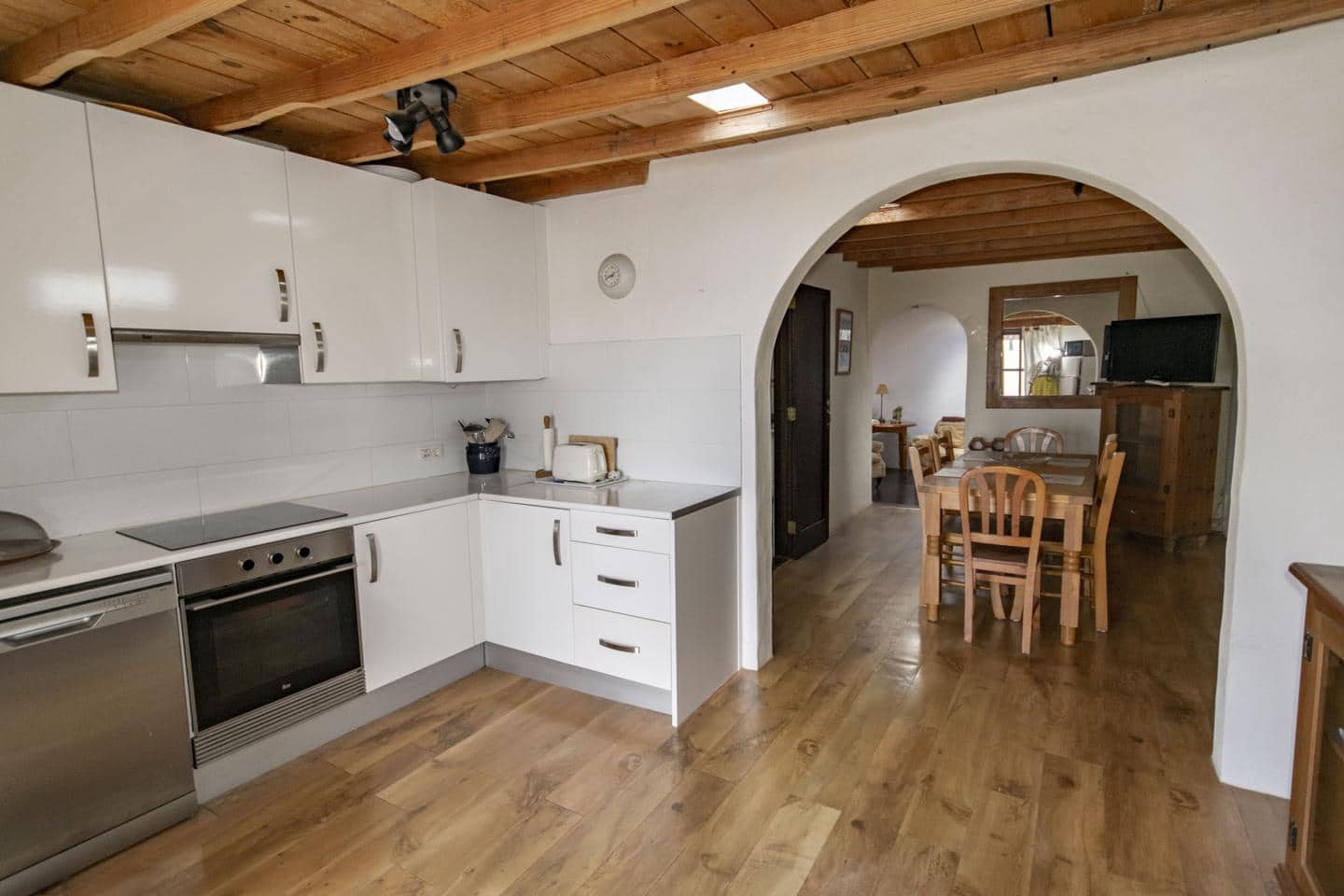 4 makuuhuone Huvila myytävänä paikassa Tias - 523 000 € (Ref: 9624087)