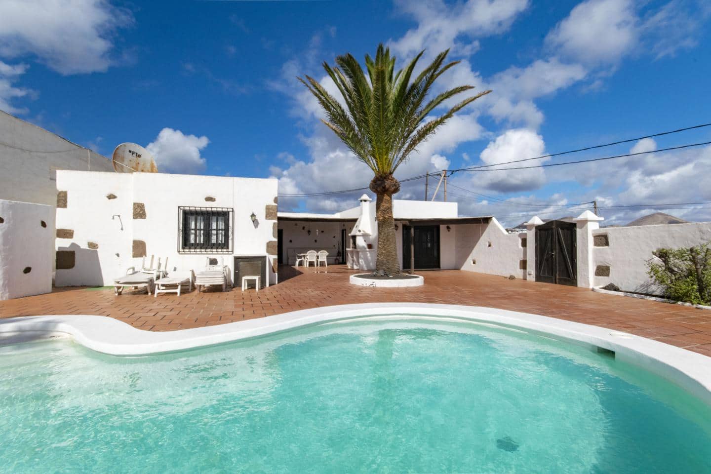 4 makuuhuone Huvila myytävänä paikassa Tias - 523 000 € (Ref: 9624087)