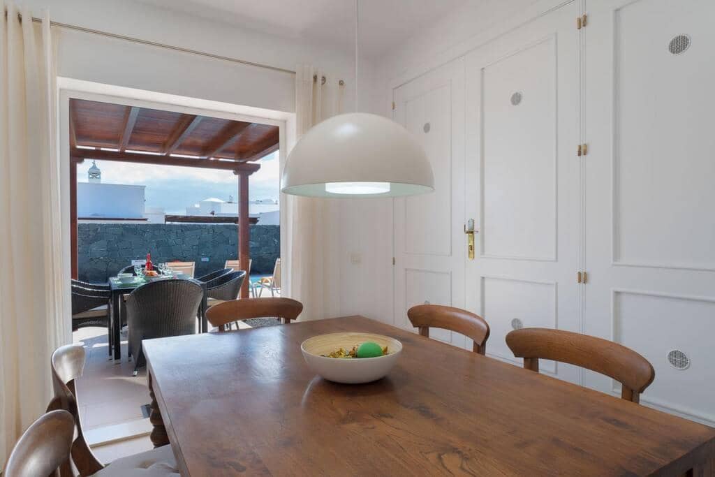 3 bedroom Villa for sale in Playa Blanca with pool - € 493,000 (Ref: 9700176)