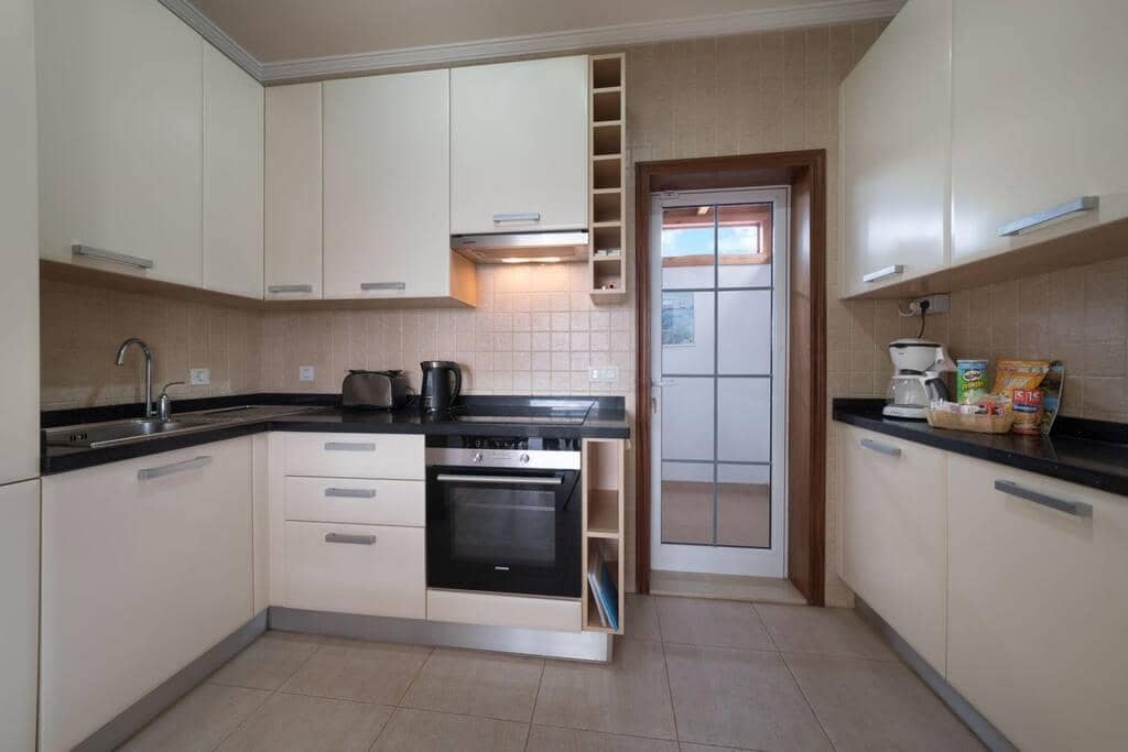 3 bedroom Villa for sale in Playa Blanca with pool - € 493,000 (Ref: 9700176)