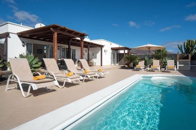 3 chambre Villa/Maison à vendre à Playa Blanca, Yaiza avec piscine - 493 000 € (Ref: 9700176)