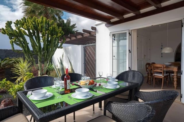 3 chambre Villa/Maison à vendre à Playa Blanca, Yaiza avec piscine - 493 000 € (Ref: 9700176)