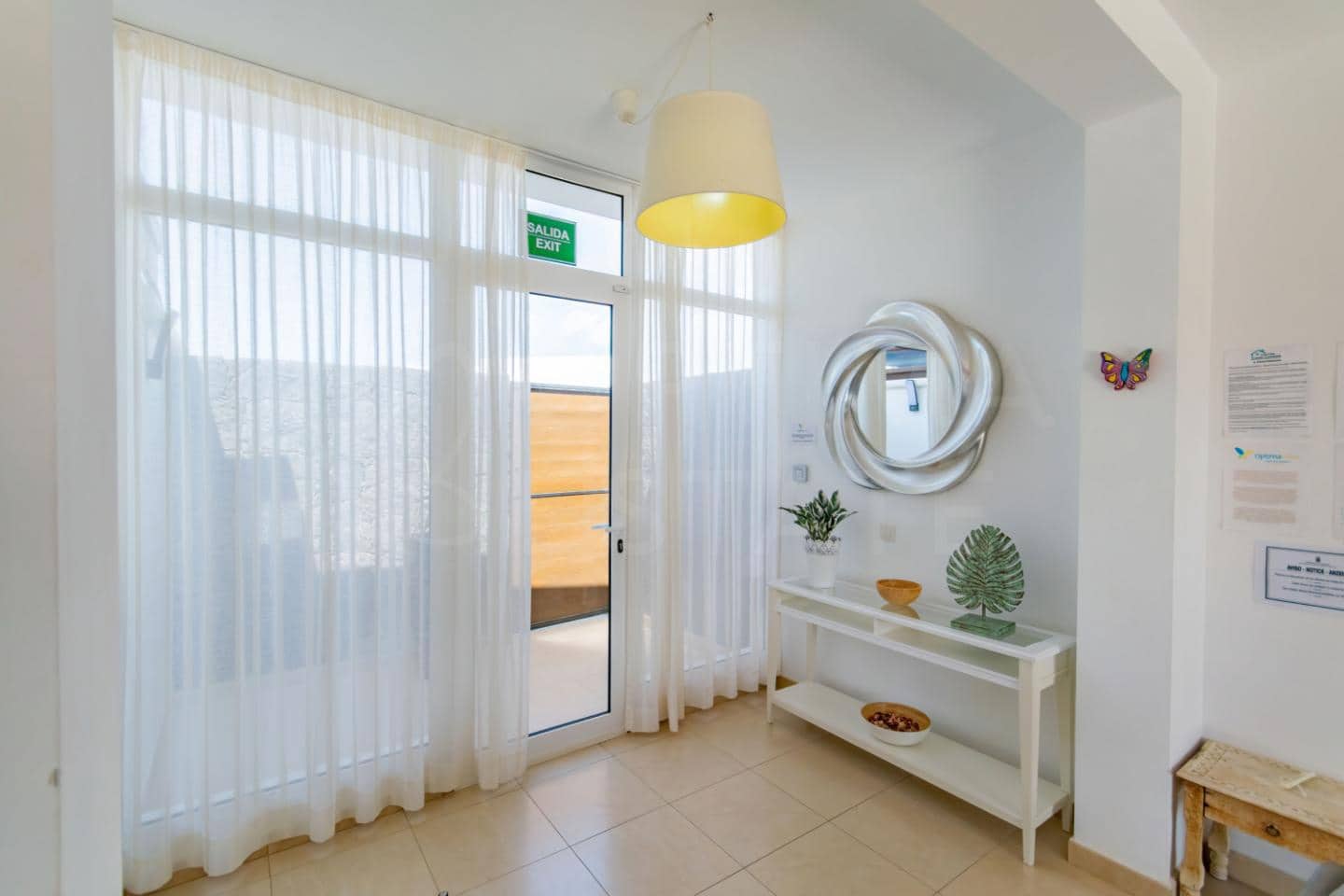 3 bedroom Villa for sale in Playa Blanca with pool - € 493,000 (Ref: 9700176)