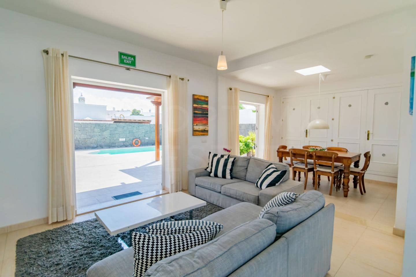 3 bedroom Villa for sale in Playa Blanca with pool - € 493,000 (Ref: 9700176)