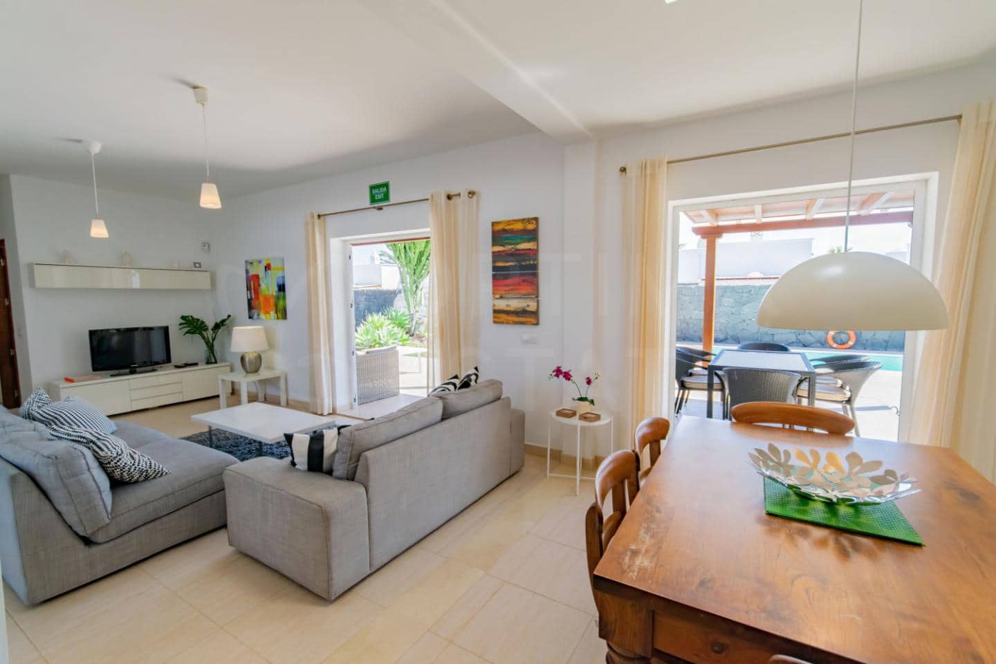 3 bedroom Villa for sale in Playa Blanca with pool - € 493,000 (Ref: 9700176)