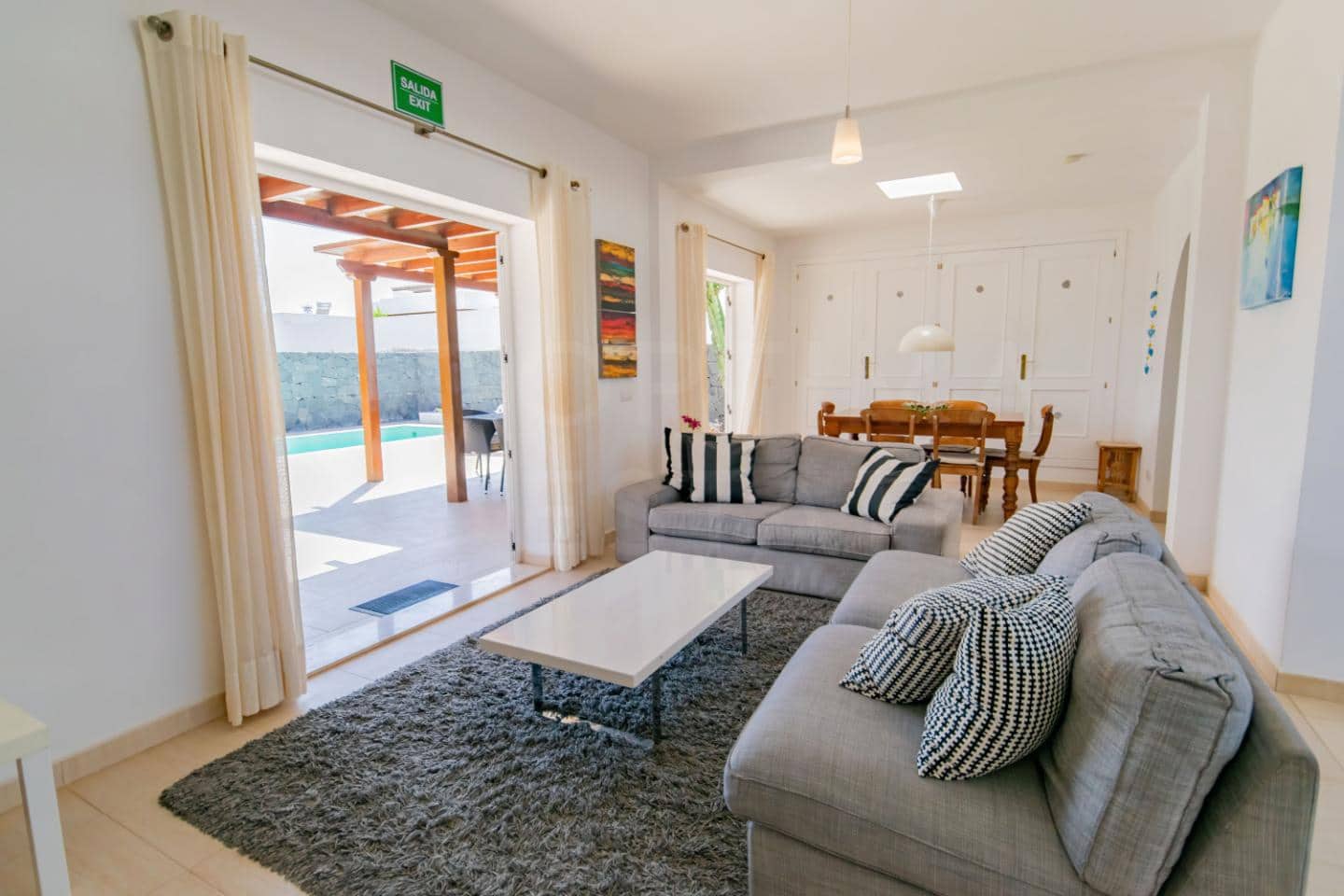 3 bedroom Villa for sale in Playa Blanca with pool - € 493,000 (Ref: 9700176)