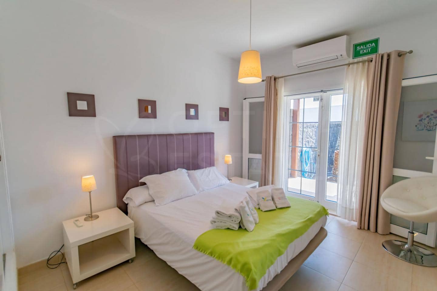 3 bedroom Villa for sale in Playa Blanca with pool - € 493,000 (Ref: 9700176)