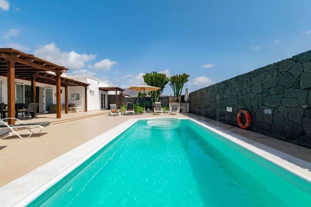 3 chambre Villa/Maison à vendre à Playa Blanca, Yaiza avec piscine - 493 000 € (Ref: 9700176)