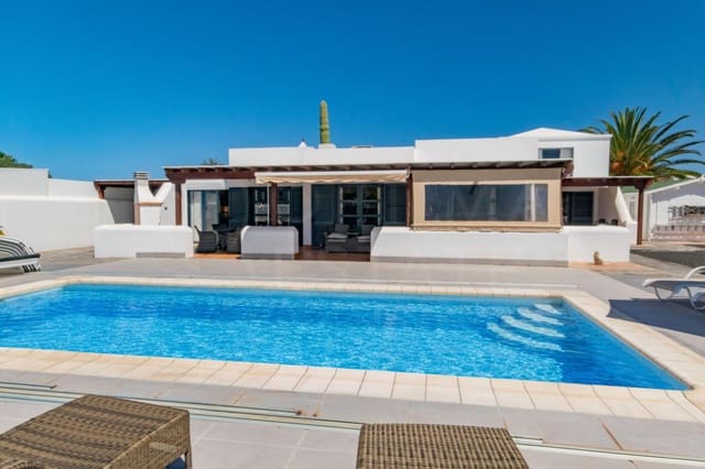 3 Zimmer Villa zu verkaufen in Playa Blanca, Yaiza mit Pool Garage - 647.000 € (Ref: 9777258)