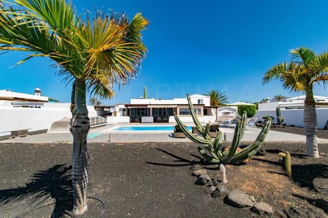 3 Zimmer Villa zu verkaufen in Playa Blanca, Yaiza mit Pool Garage - 647.000 € (Ref: 9777258)