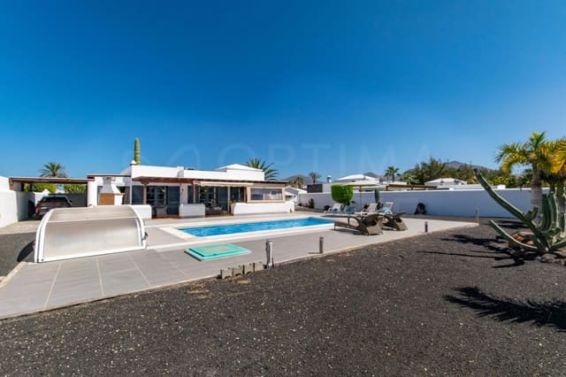 3 Zimmer Villa zu verkaufen in Playa Blanca, Yaiza mit Pool Garage - 647.000 € (Ref: 9777258)