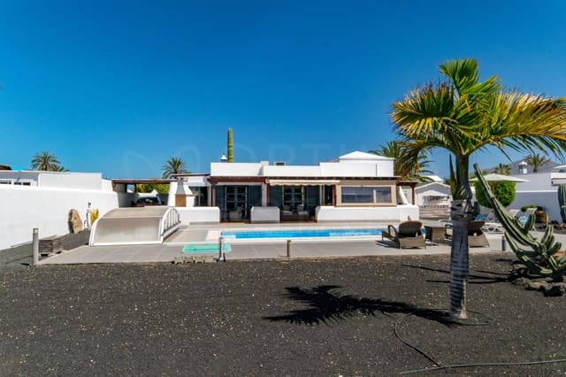 3 Zimmer Villa zu verkaufen in Playa Blanca, Yaiza mit Pool Garage - 647.000 € (Ref: 9777258)