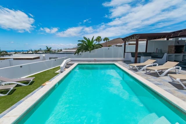 Chalet de 3 habitaciones en Playa Blanca, Yaiza en venta con piscina garaje - 449.000 € (Ref: 9844576)