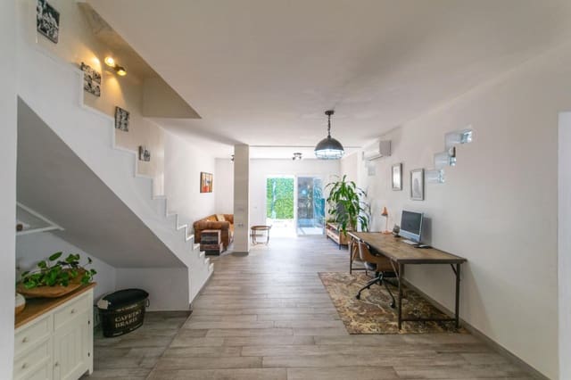 2 sovrum Villa till salu i Playa Blanca, Yaiza med pool - 395 000 € (Ref: 9897439)