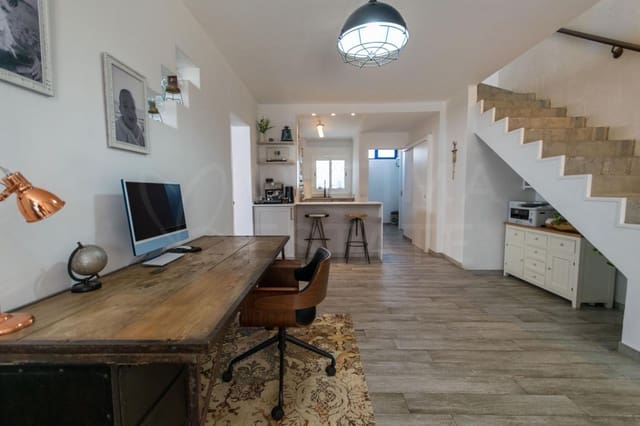2 sovrum Villa till salu i Playa Blanca, Yaiza med pool - 395 000 € (Ref: 9897439)