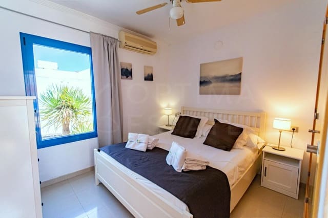 Chalet de 3 habitaciones en Playa Blanca, Yaiza en venta - 374.000 € (Ref: 9902141)