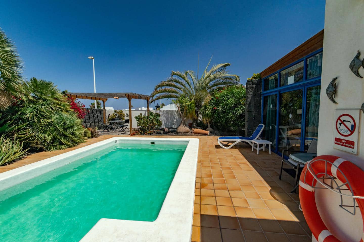 Chalet de 3 habitaciones en Playa Blanca en venta con piscina - 374.000 € (Ref: 9902141)