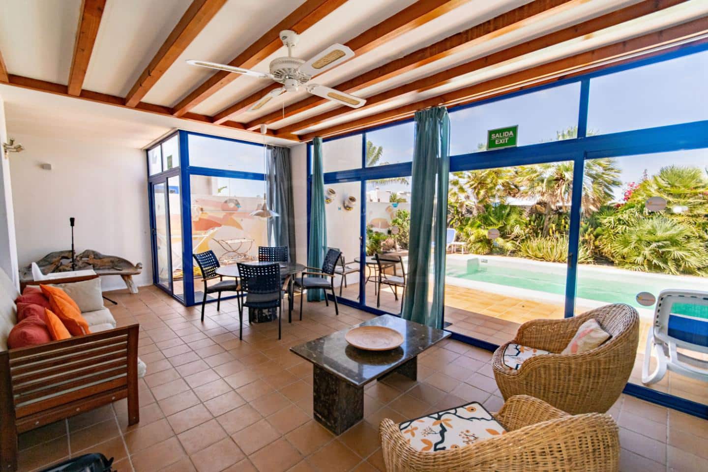 Chalet de 3 habitaciones en Playa Blanca en venta con piscina - 374.000 € (Ref: 9902141)