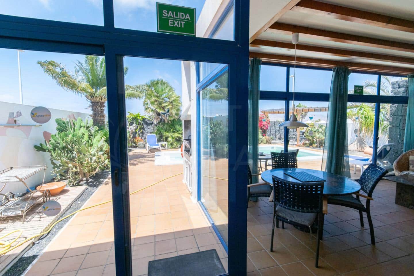 Chalet de 3 habitaciones en Playa Blanca en venta con piscina - 374.000 € (Ref: 9902141)