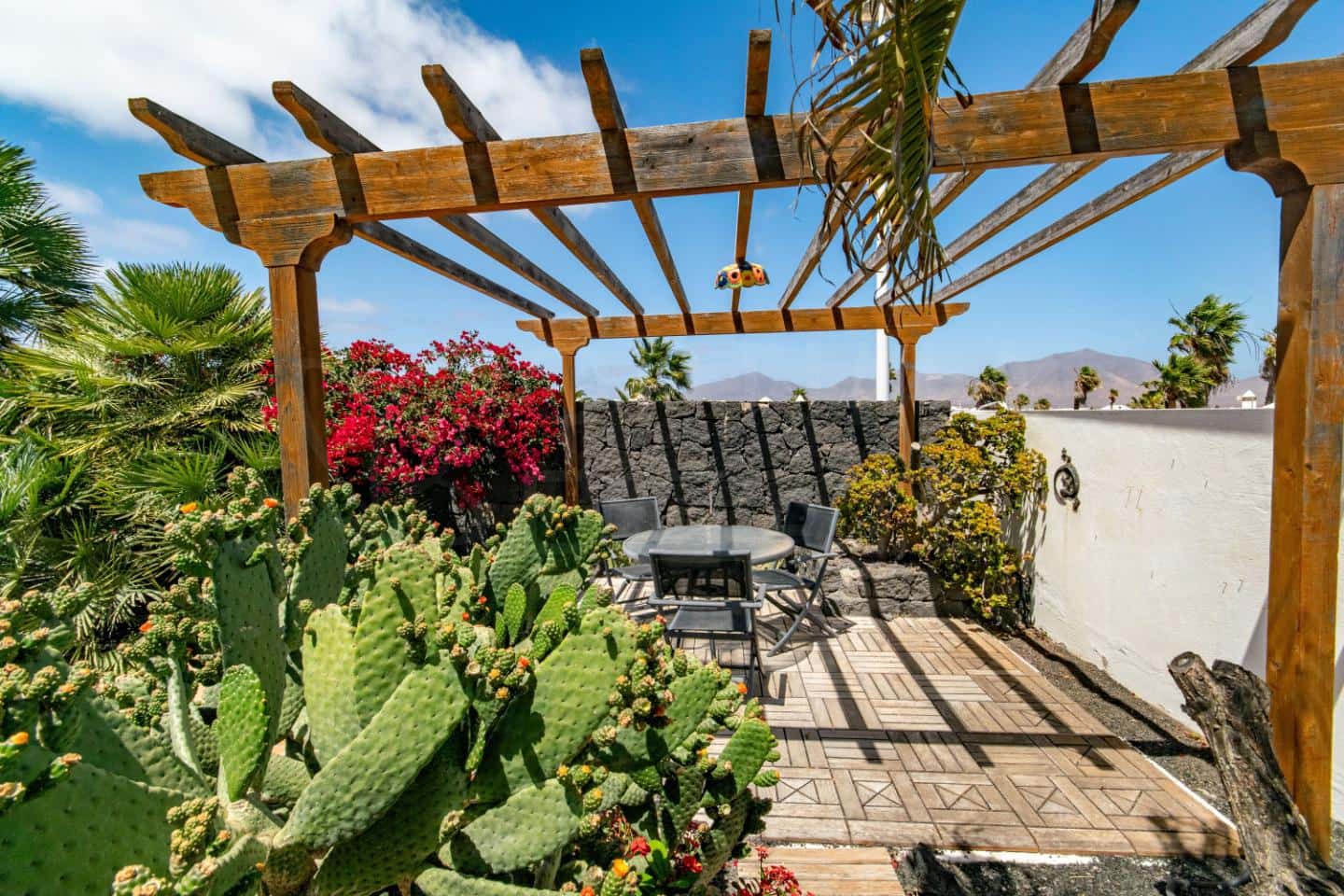 Chalet de 3 habitaciones en Playa Blanca en venta con piscina - 374.000 € (Ref: 9902141)