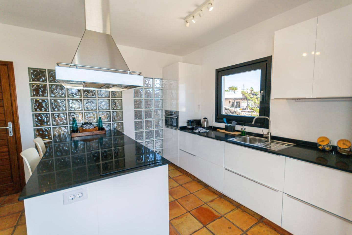 Chalet de 4 habitaciones en Playa Blanca en venta con piscina - 1.680.000 € (Ref: 9993649)