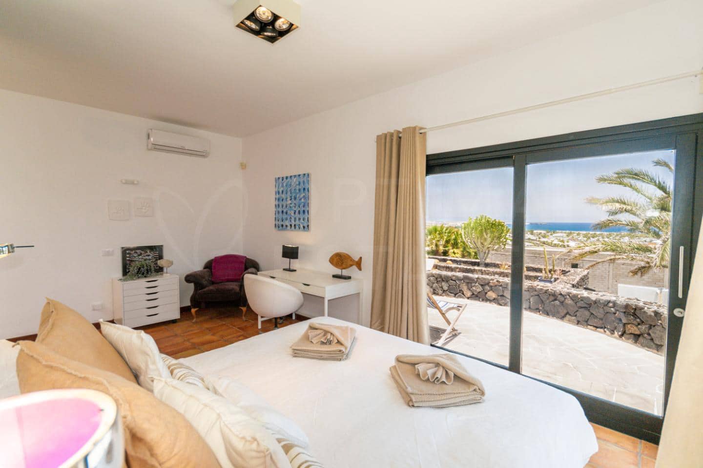 Chalet de 4 habitaciones en Playa Blanca en venta con piscina - 1.680.000 € (Ref: 9993649)