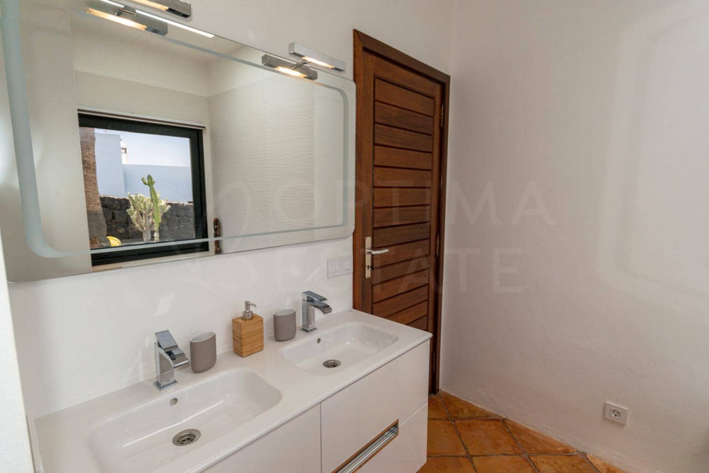 Chalet de 4 habitaciones en Playa Blanca en venta con piscina - 1.680.000 € (Ref: 9993649)