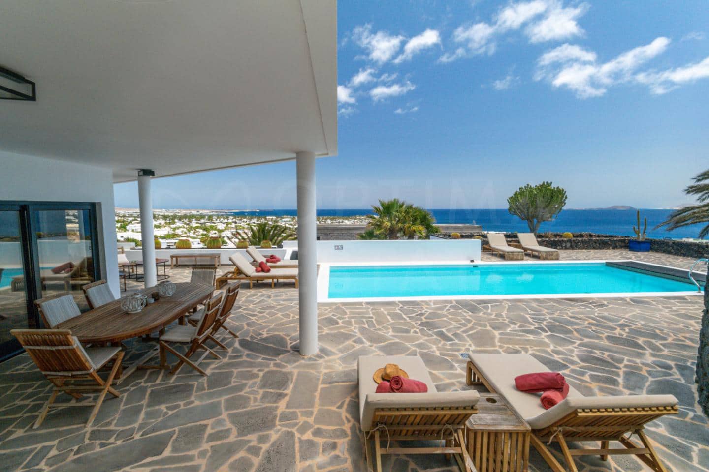 Chalet de 4 habitaciones en Playa Blanca en venta con piscina - 1.680.000 € (Ref: 9993649)