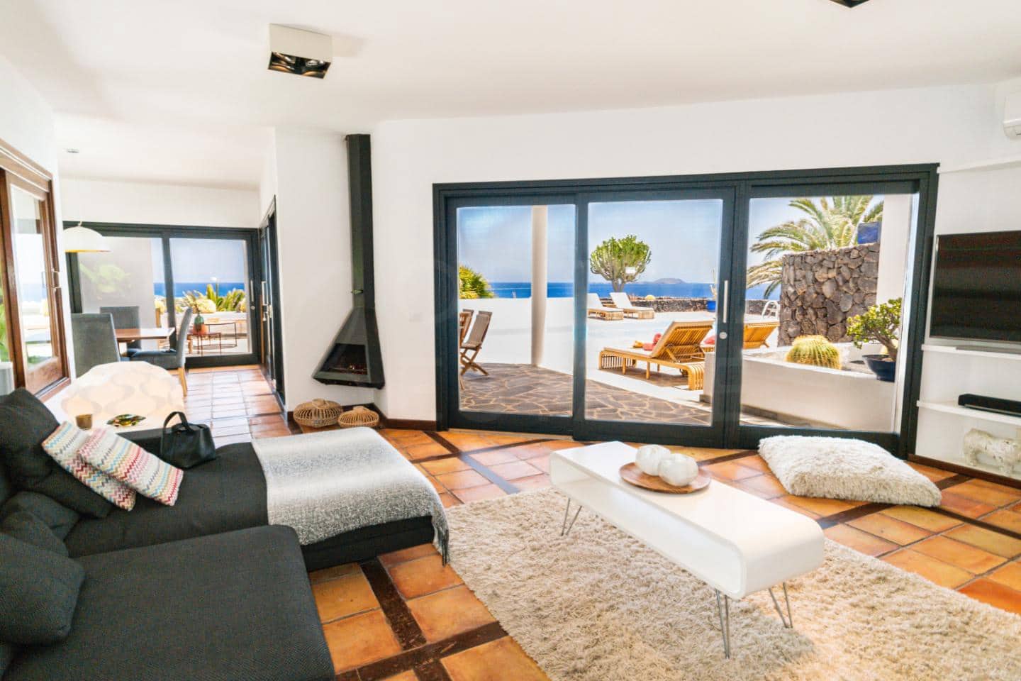Chalet de 4 habitaciones en Playa Blanca en venta con piscina - 1.680.000 € (Ref: 9993649)