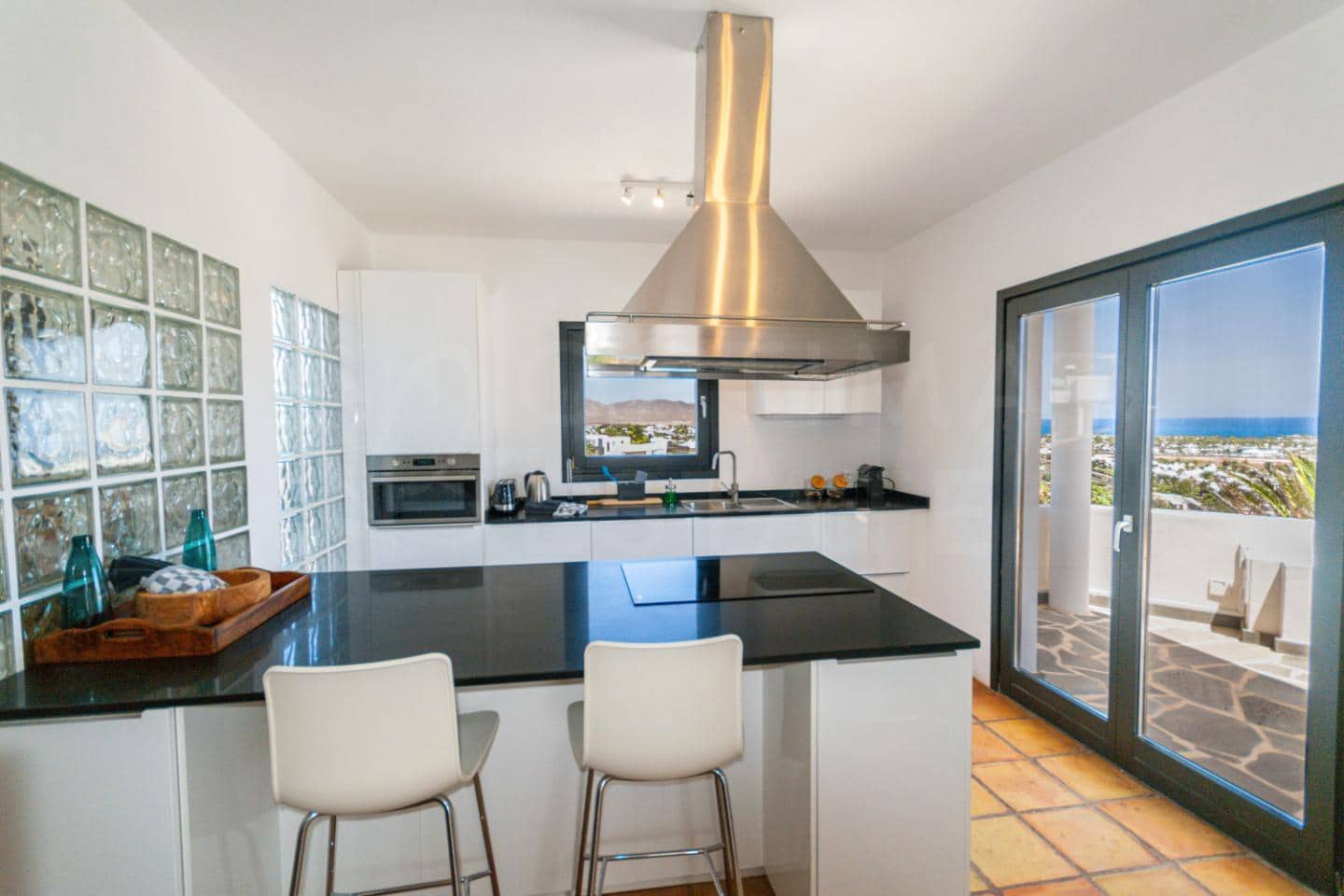Chalet de 4 habitaciones en Playa Blanca en venta con piscina - 1.680.000 € (Ref: 9993649)
