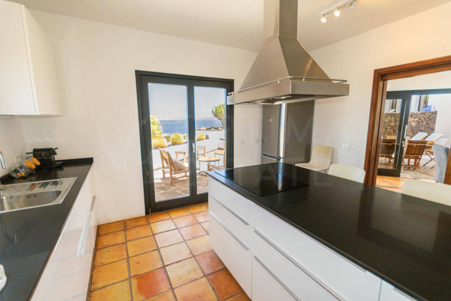 Chalet de 4 habitaciones en Playa Blanca en venta con piscina - 1.680.000 € (Ref: 9993649)
