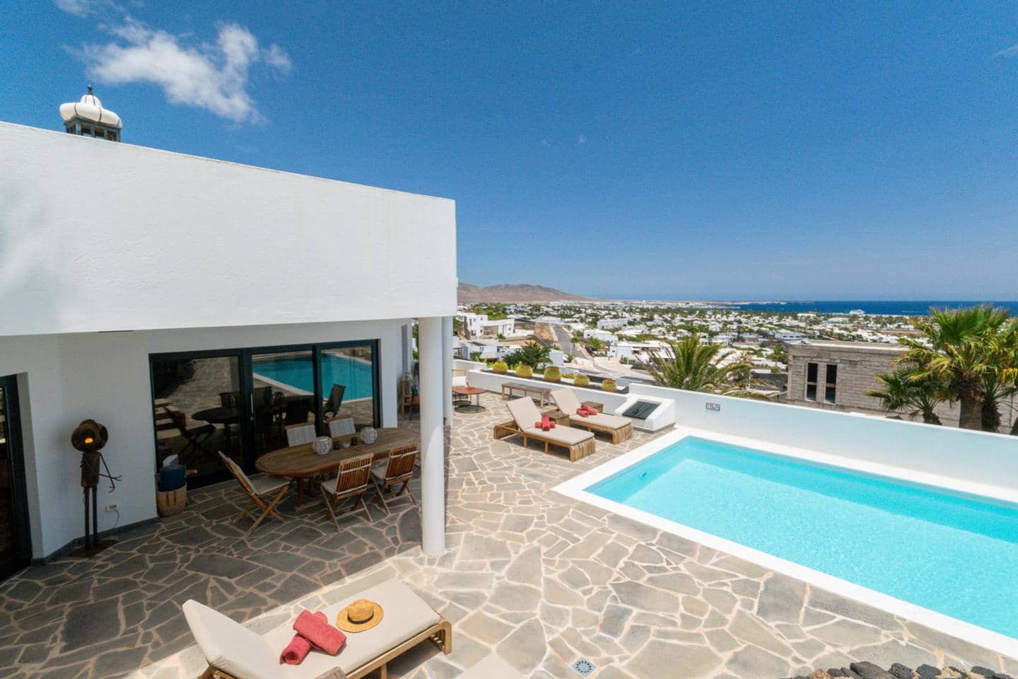 Chalet de 4 habitaciones en Playa Blanca en venta con piscina - 1.680.000 € (Ref: 9993649)