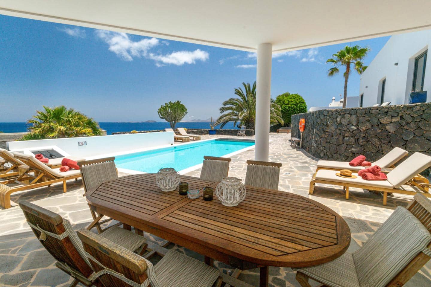 Chalet de 4 habitaciones en Playa Blanca en venta con piscina - 1.680.000 € (Ref: 9993649)