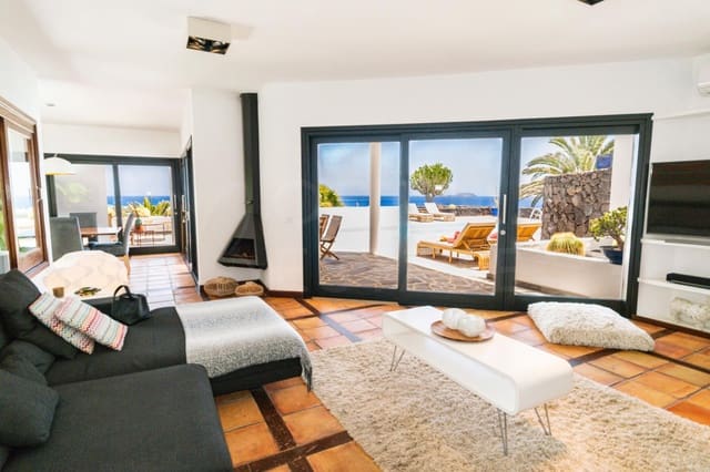 4 soverom Villa til salgs i Playa Blanca, Yaiza med svømmebasseng - € 1 680 000 (Ref: 9993649)
