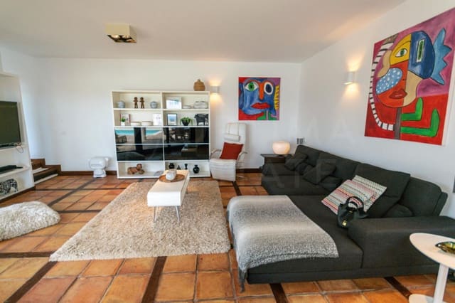 4 soverom Villa til salgs i Playa Blanca, Yaiza med svømmebasseng - € 1 680 000 (Ref: 9993649)