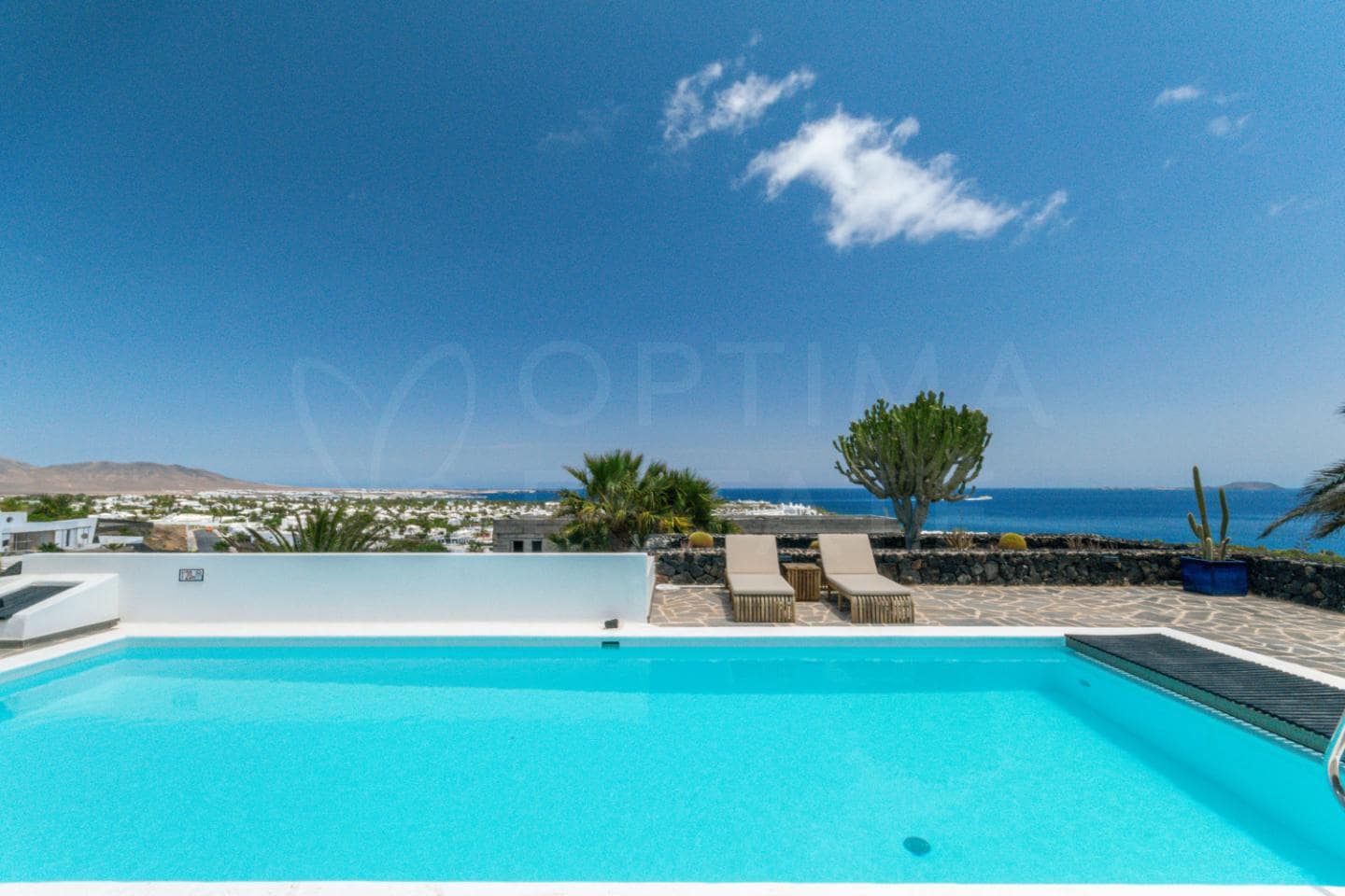 Chalet de 4 habitaciones en Playa Blanca en venta con piscina - 1.680.000 € (Ref: 9993649)