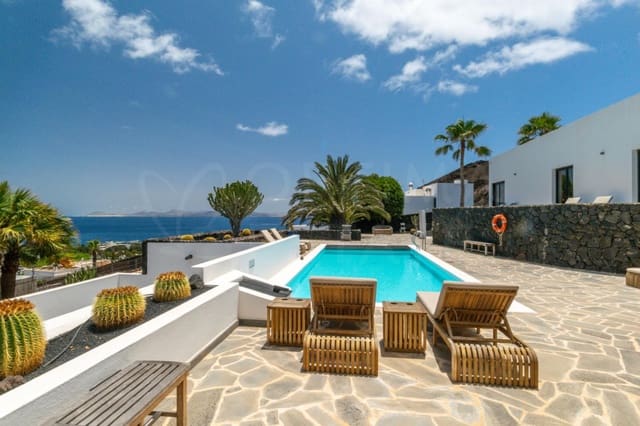 4 soverom Villa til salgs i Playa Blanca, Yaiza med svømmebasseng - € 1 680 000 (Ref: 9993649)