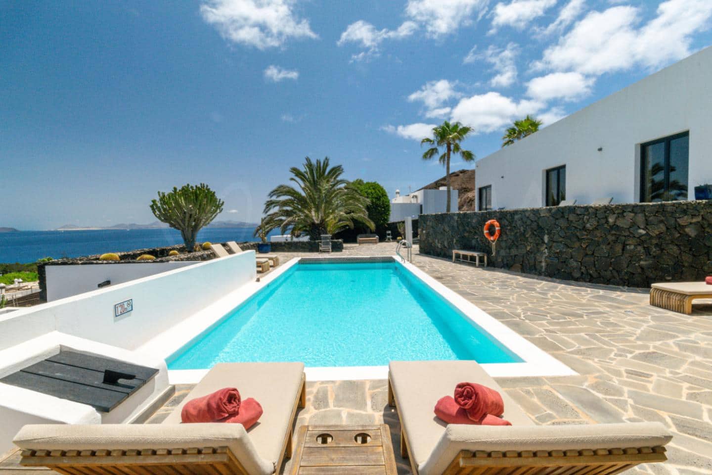 Chalet de 4 habitaciones en Playa Blanca en venta con piscina - 1.680.000 € (Ref: 9993649)