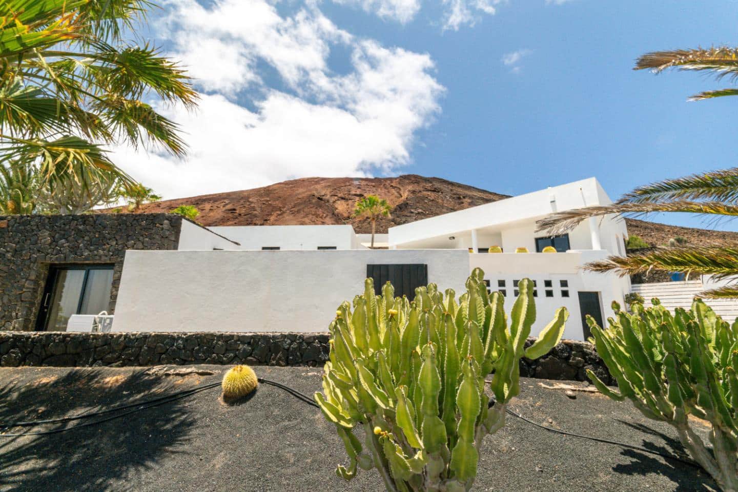 Chalet de 4 habitaciones en Playa Blanca en venta con piscina - 1.680.000 € (Ref: 9993649)
