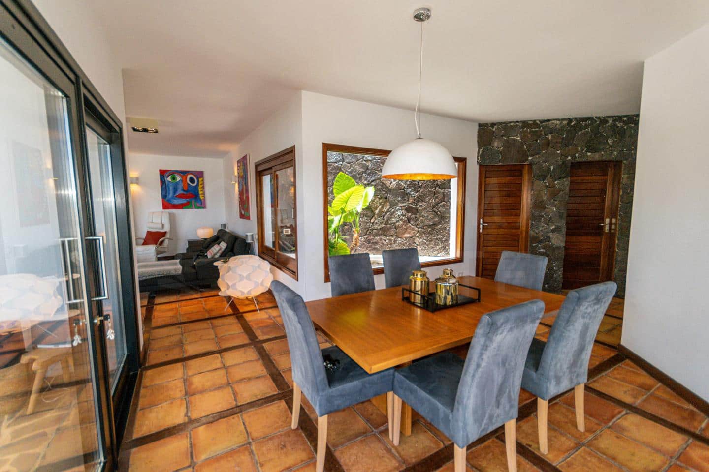 4 bedroom Villa for sale in Playa Blanca with pool - € 1,680,000 (Ref: 9993649)