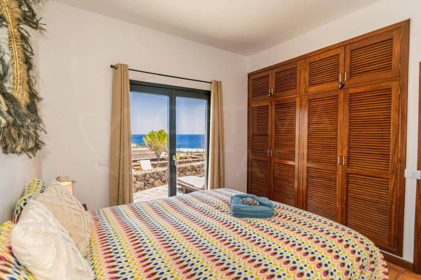 4 bedroom Villa for sale in Playa Blanca with pool - € 1,680,000 (Ref: 9993649)