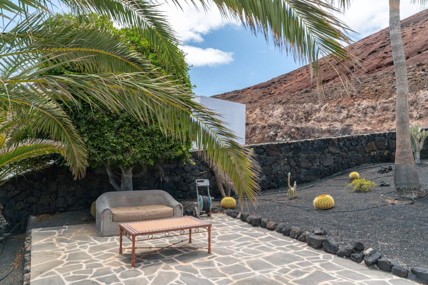 4 bedroom Villa for sale in Playa Blanca with pool - € 1,680,000 (Ref: 9993649)