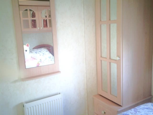 2 soveværelse Mobilhome til salg i Mollina med swimmingpool garage - € 57.275 (Ref: 9399925)