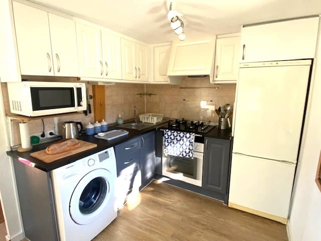 3 sypialnia Domek mobilny na sprzedaż w Cabopino, Marbella z basenem garażem - 96 681 € (Ref: 9409742)