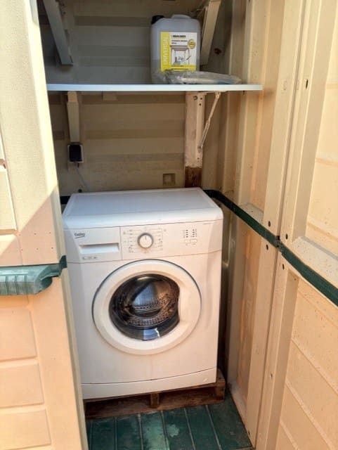 2 bedroom Mobile Home for sale in Cabopino with pool - € 85,000 (Ref: 9685145)