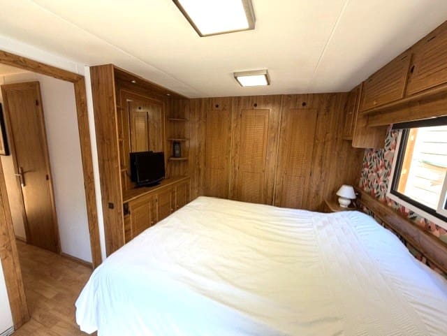 2 bedroom Mobile Home for sale in Cabopino with pool - € 85,000 (Ref: 9685145)